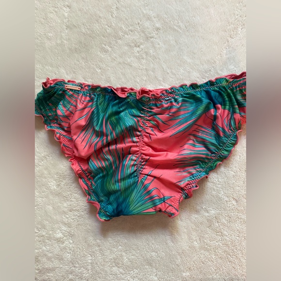 New Victoria secret push underwire bra top 32c and ruffle trim bottom XS - Picture 8 of 12